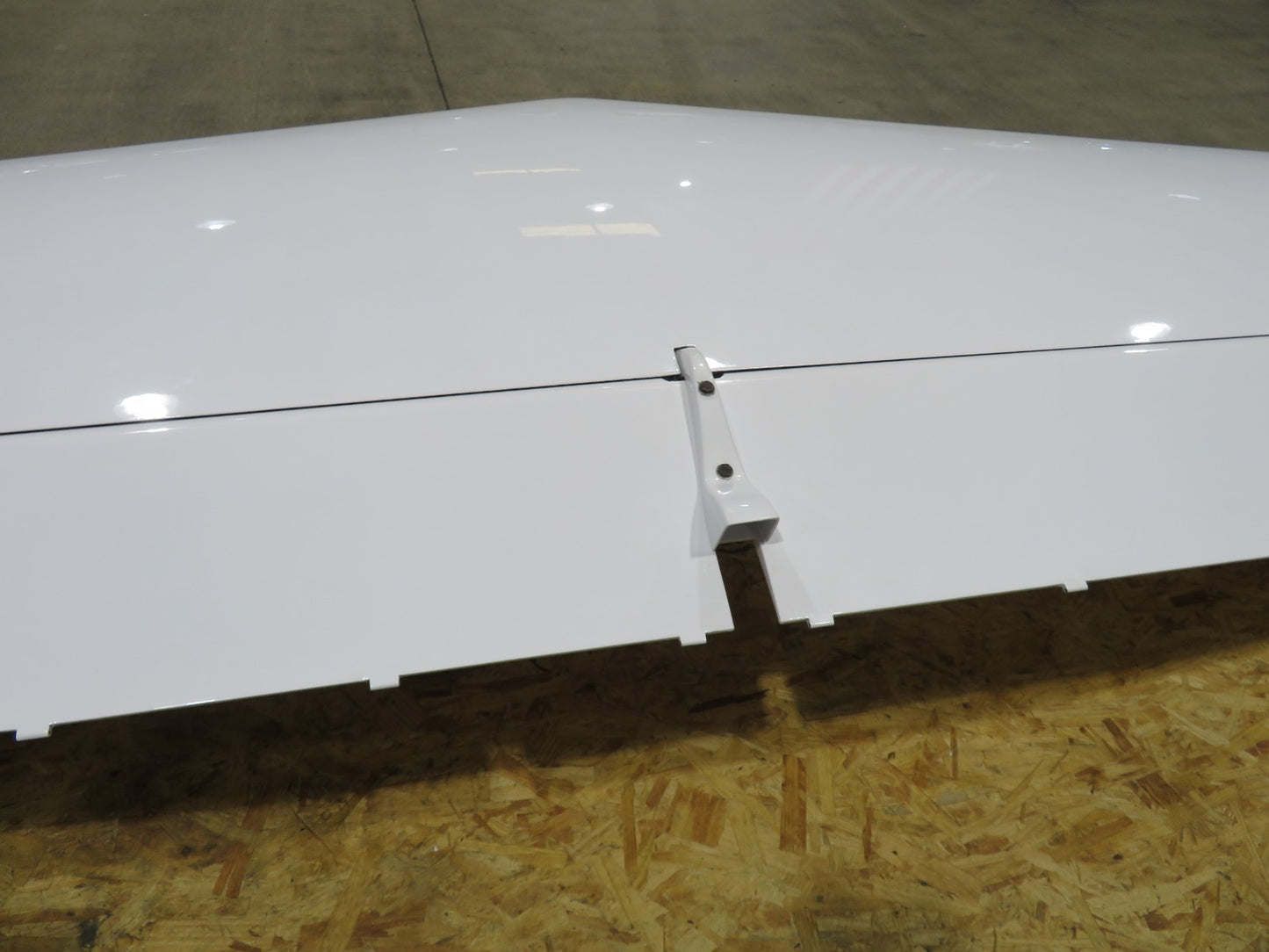 Diamond DA40 Horizontal Stabilizer & Elevator D41-5510-00-00 / DA-5520 (0326-59)17