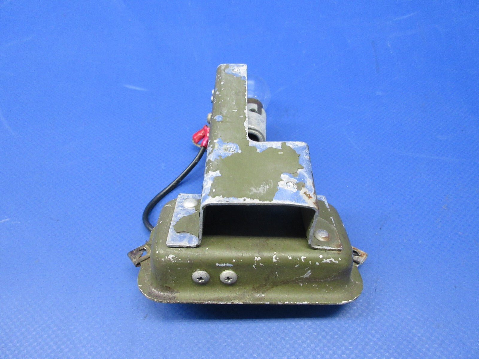 Cessna 180 Overhead Console Light & Bracket P/N 0413140-5 (0524-1384)0