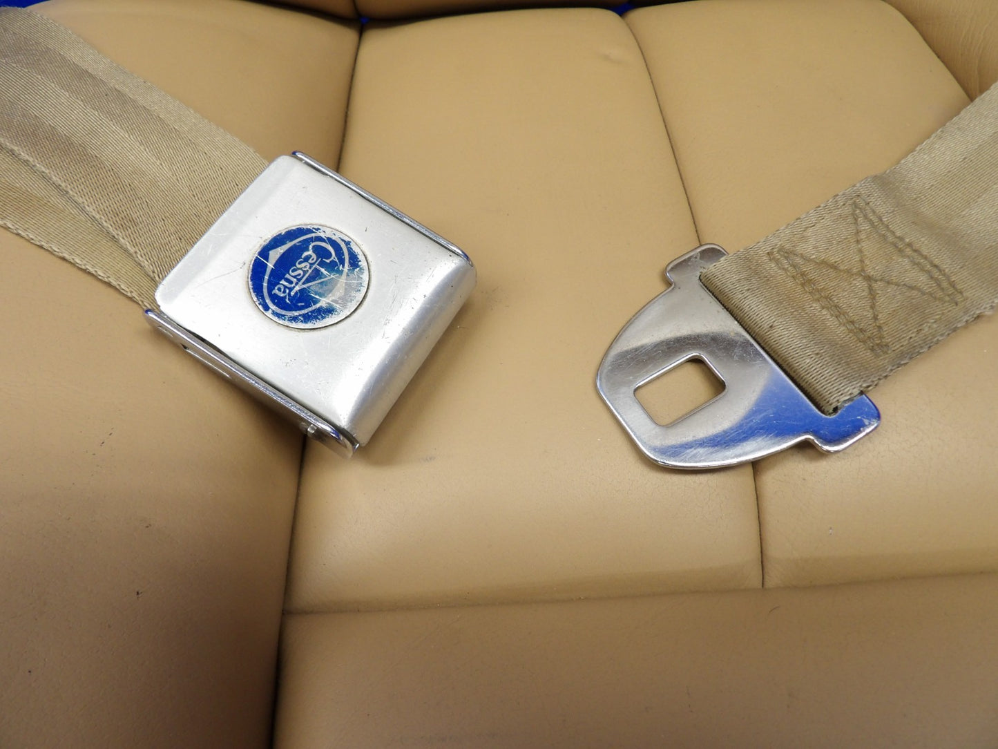 Cessna 421 Right Hand Aft Facing Seat with Seatbelt P/N 5119201-4 (0726-1238)3