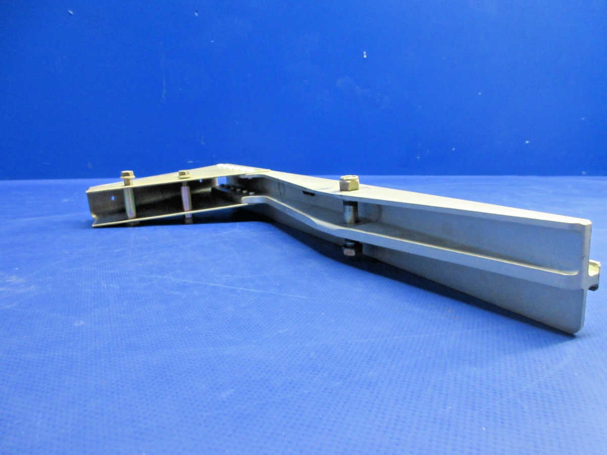Cirrus SR22 Pilot Seat Track LH & RH P/N 12490-009, 12490-010 (0926-831)5