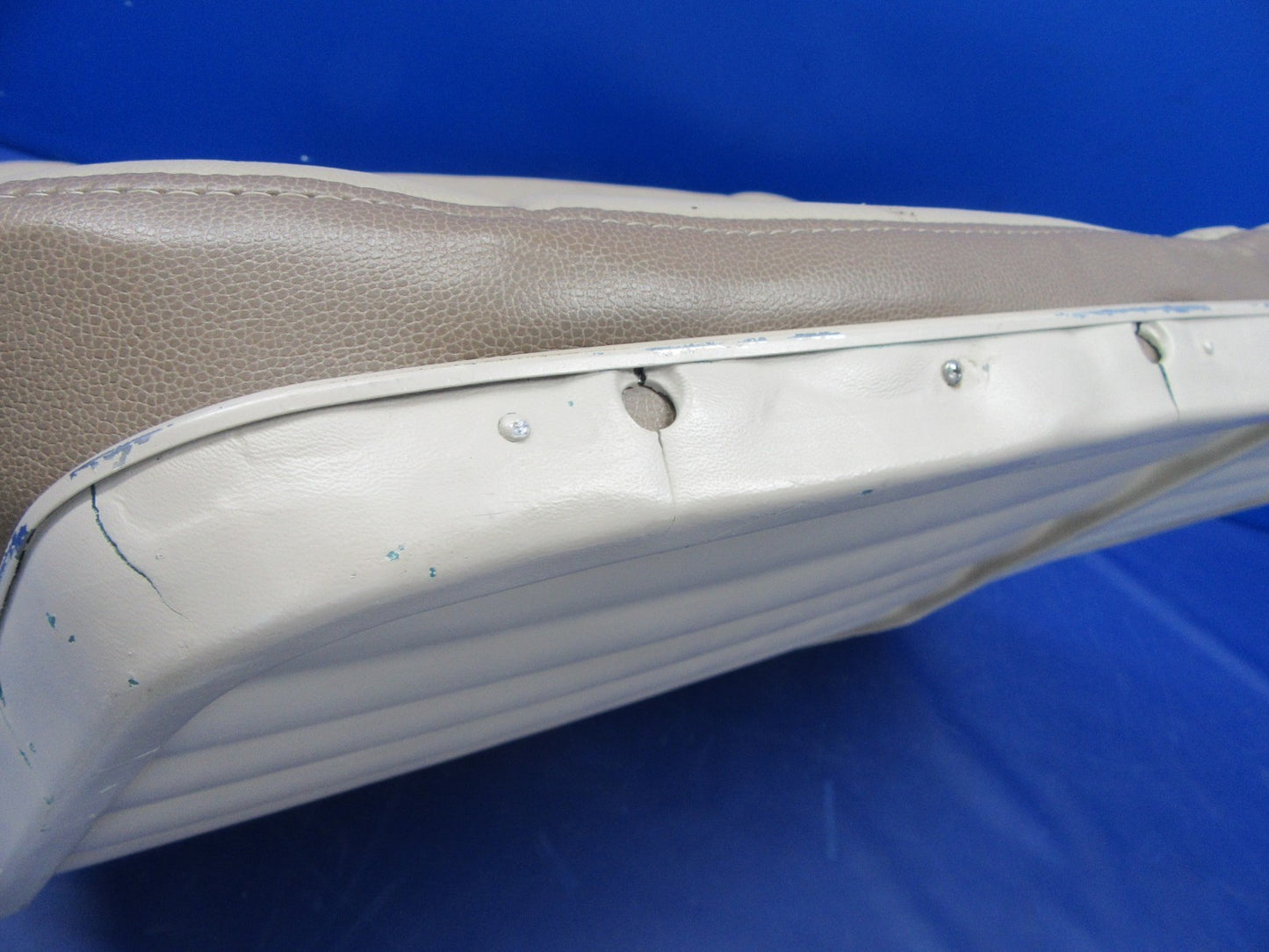=Cessna 172 / 172G Reclining Rear Seat P/N 0500210-28 (0326-18)3