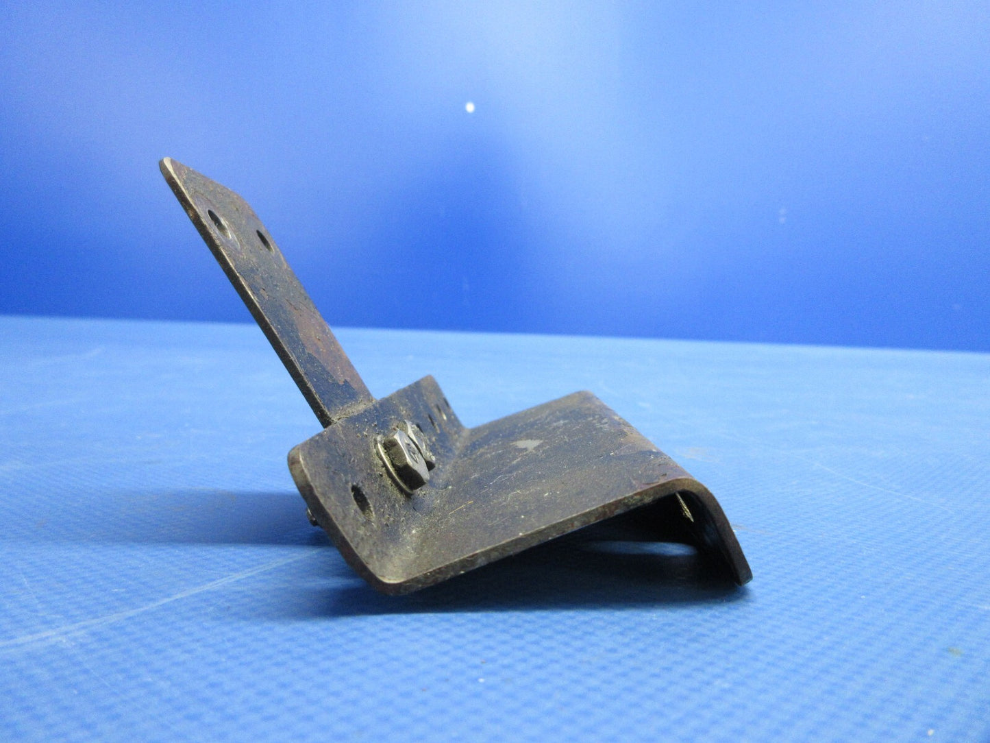 Beech 95 / D95A Travel Air LH Engine Control Bracket P/N 95-940017-1 (0624-965)5