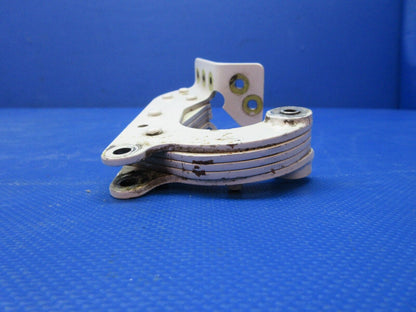 Beech FWD INBD RH Main Gear Door Hinge Assy P/N 60-810059-2 (0924-1312)