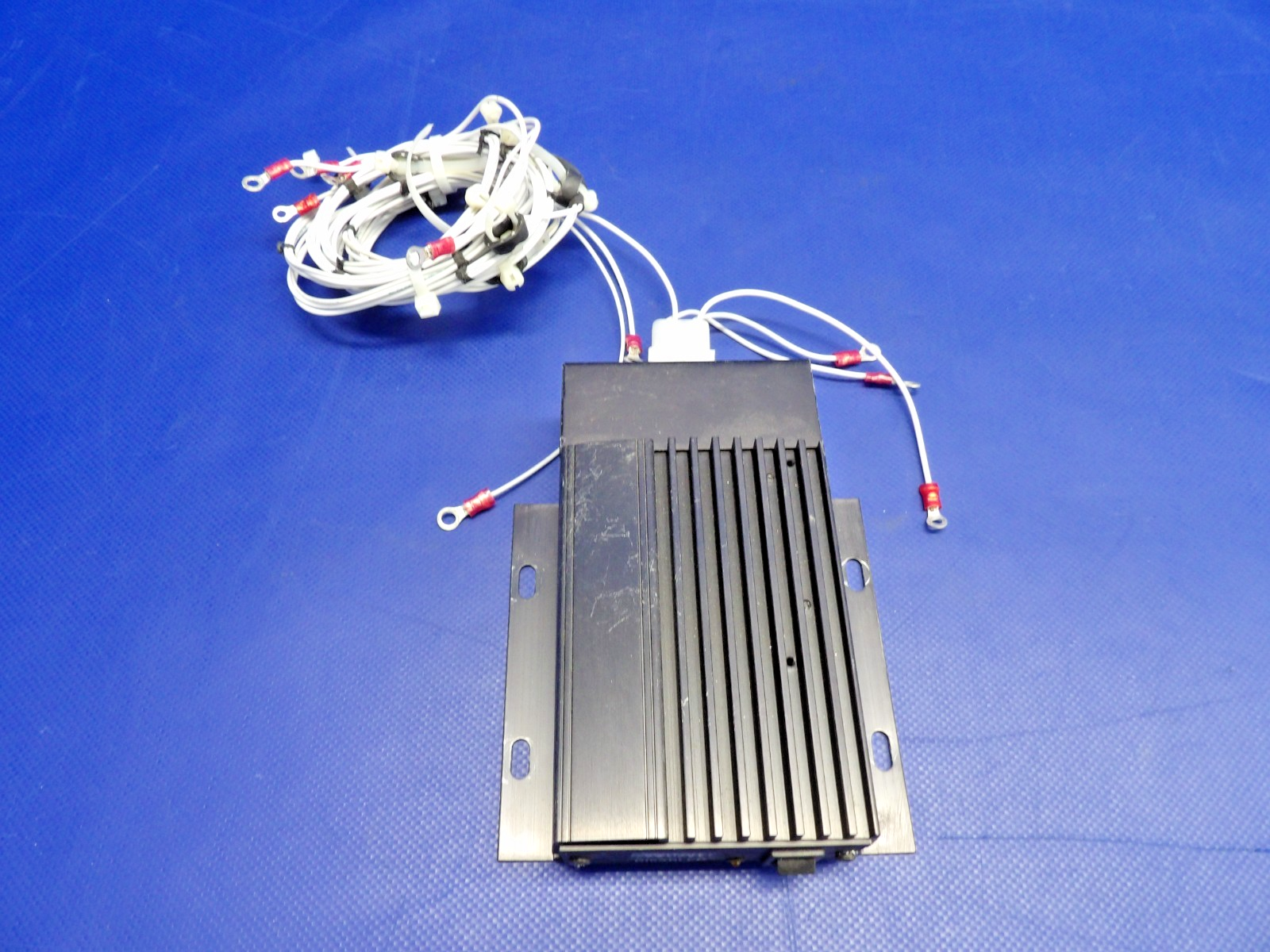 Ameri-King AK-551 Regulated DC/DC Converter 28/13.8V (0426-1257)5