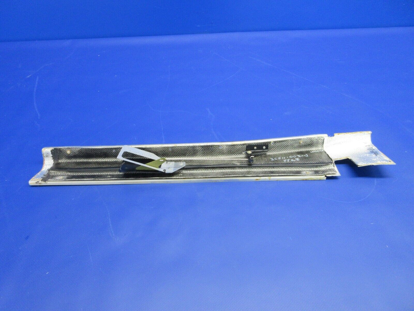 1996 Piper PA-28-181 Pilot Side Cabin Heat Duct Center P/N 36511-03 (1224-2030)