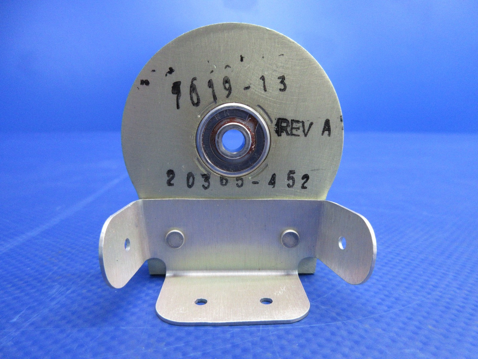 Cirrus SR20 / SR22 Rudder Hinge P/N 20365-952 NOS (0426-707)7
