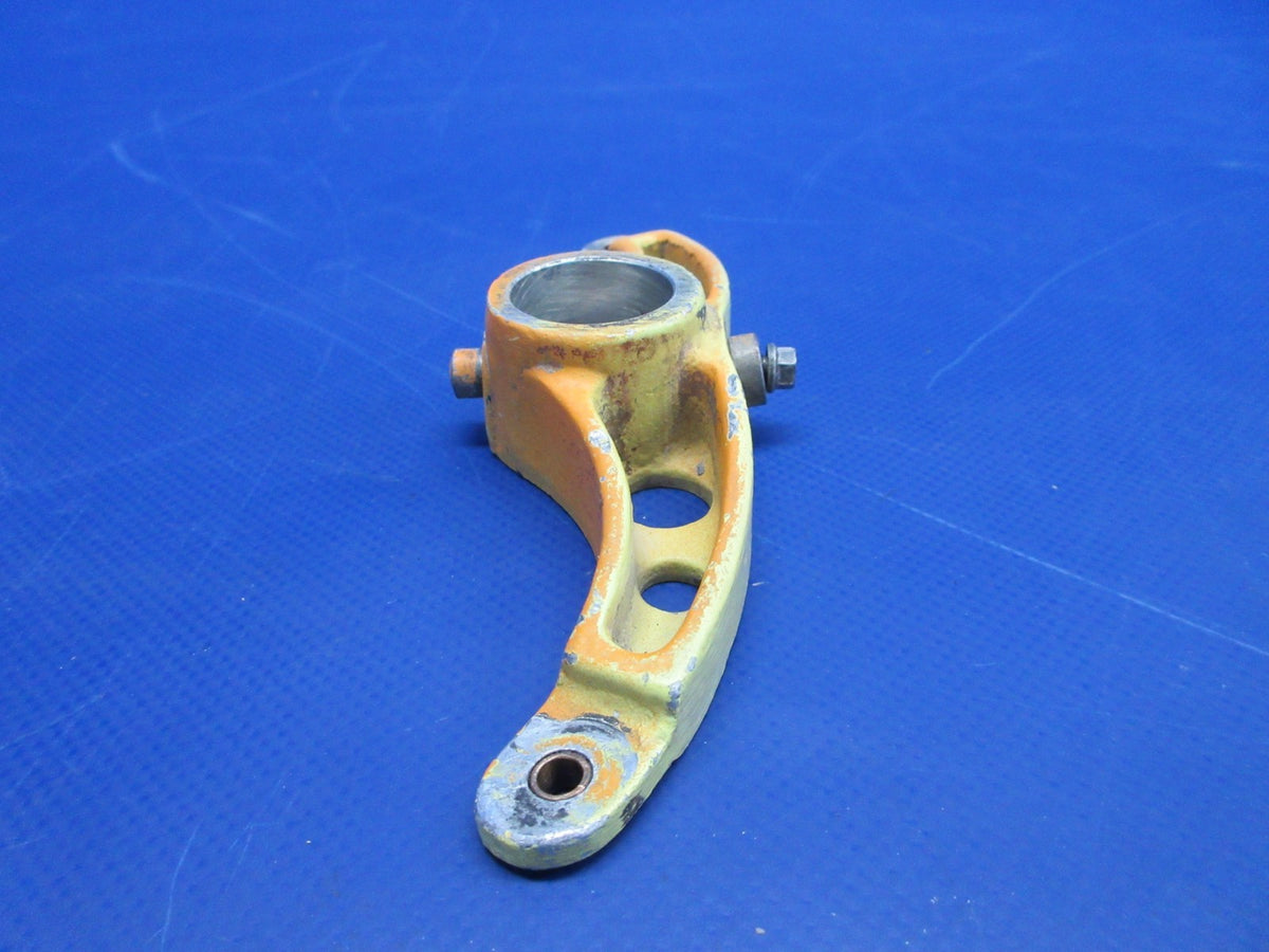 Beech 76 Duchess Rudder Bellcrank P/N 105-520036-1 (0526-844)5
