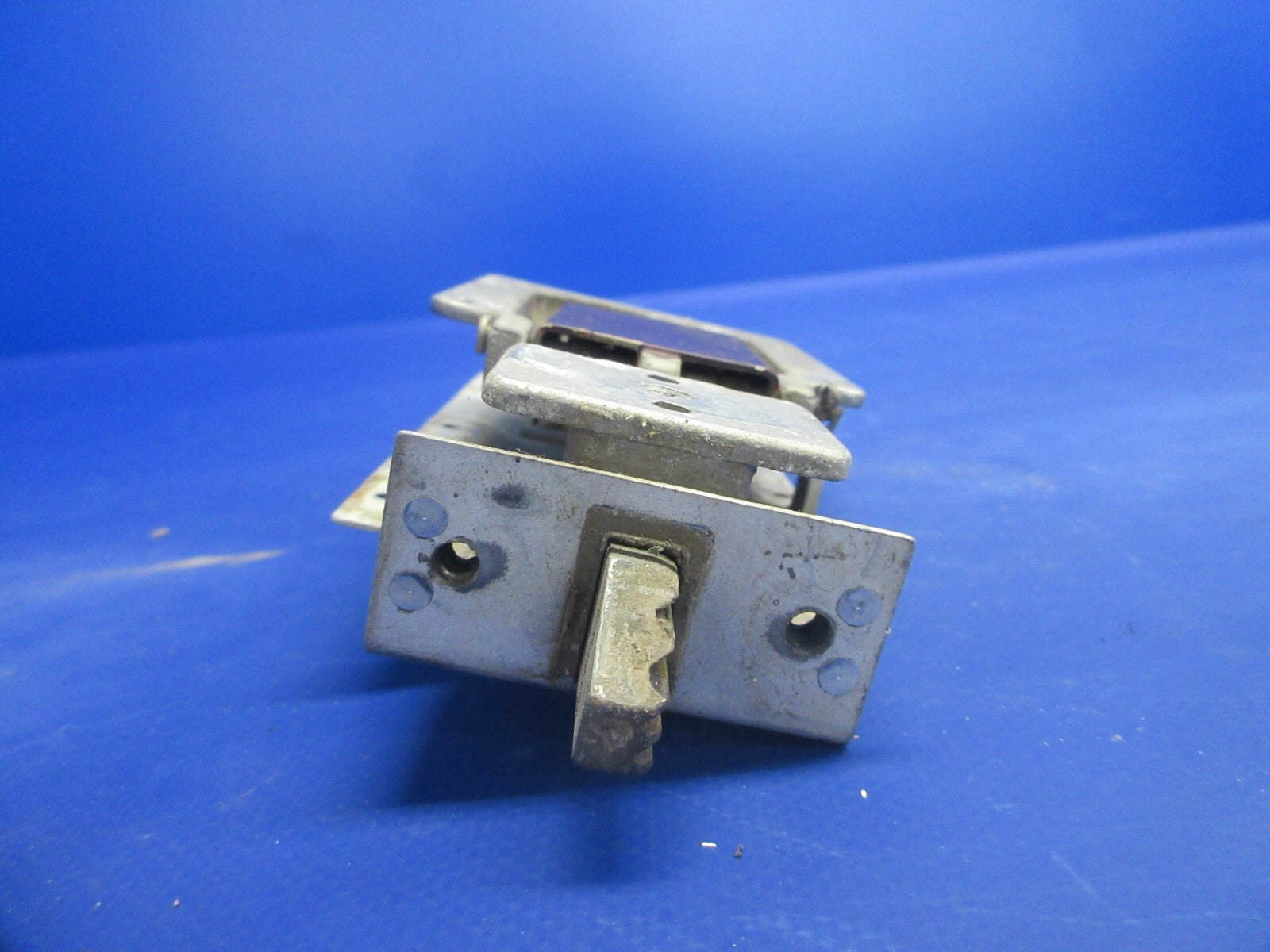 Cessna 150 / 150H RH Cabin Door Latch P/N 0413387-4 (0625-900)7