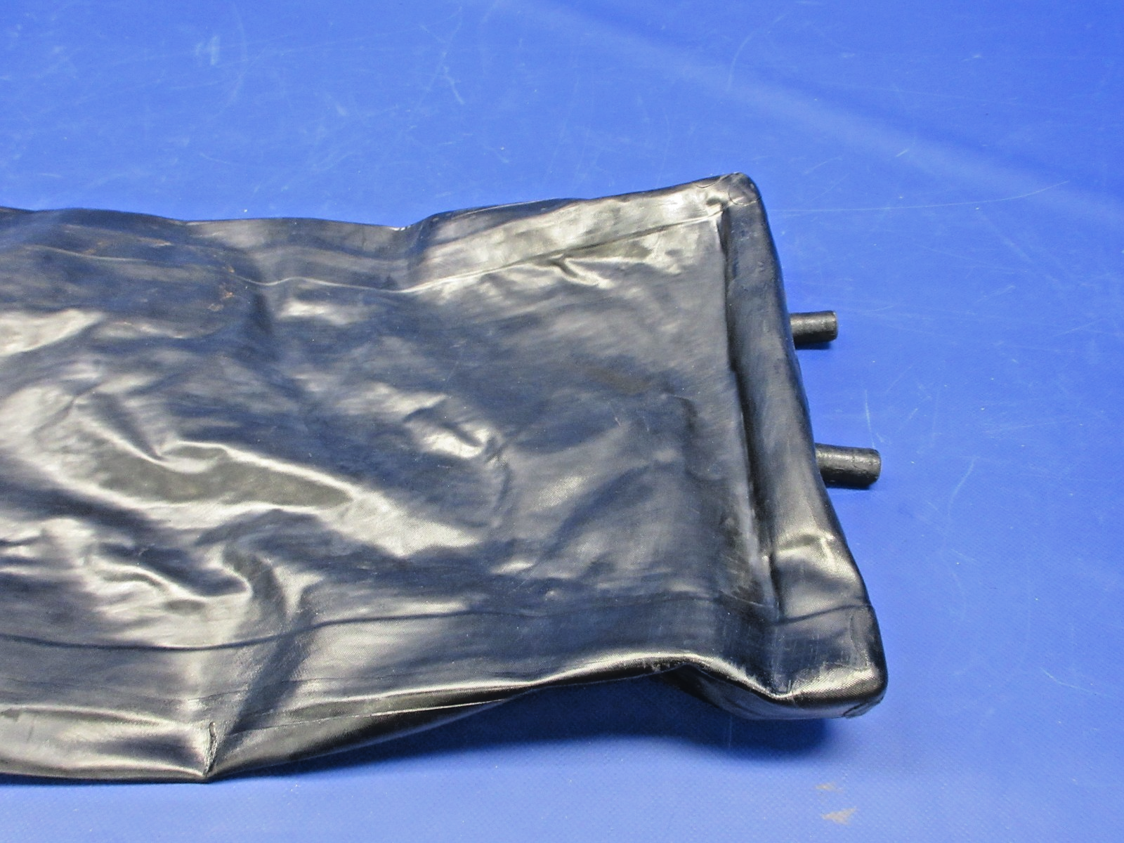Beech Eagle Tech LH Auxiliary Fuel Bladder Cell P/N 95-920011-13E (0326-85815