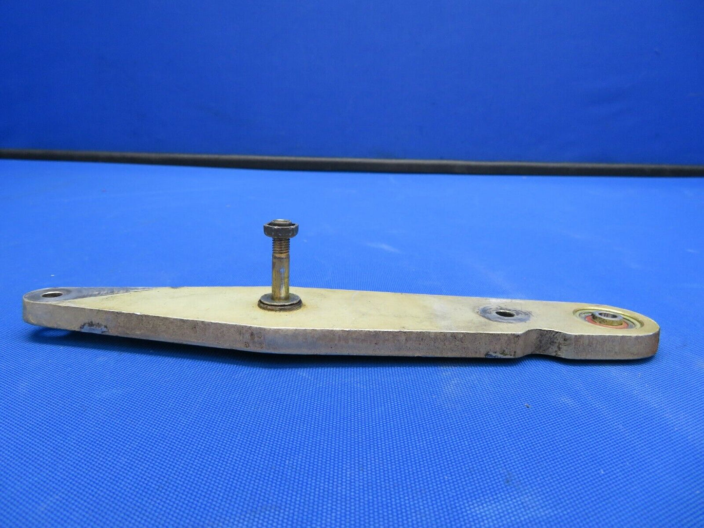 Cessna 210L Bellcrank Elevator FWD P/N 1260440-3 (0820-467)