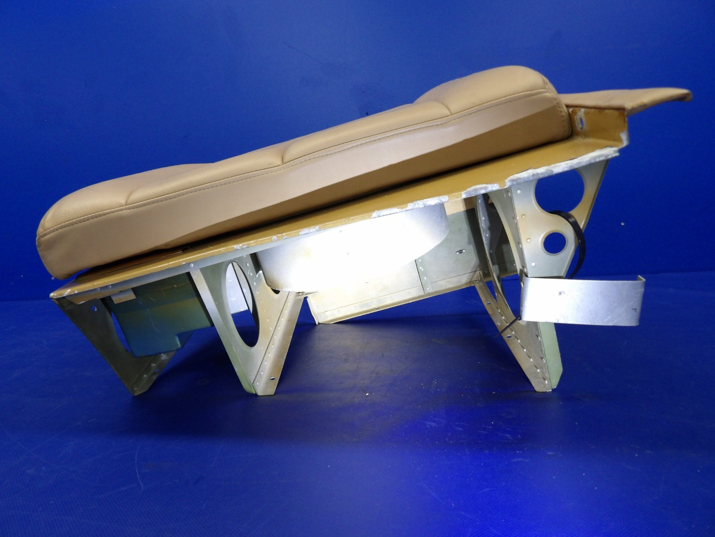 Cessna 421 Upholstered Potty / Toilet Seat P/N 5191525-1 (0726-1200)7