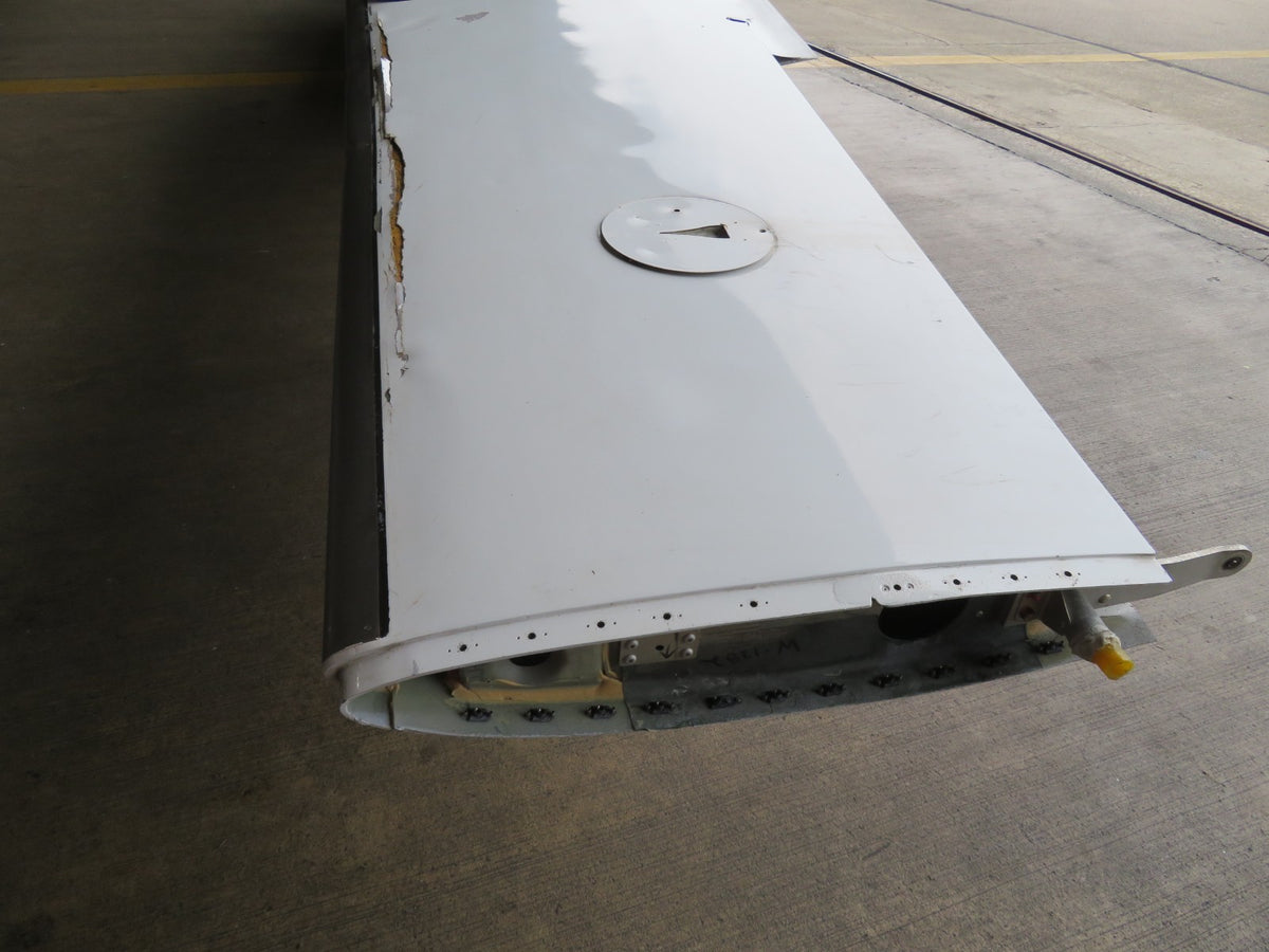 DAMAGED 2005 Cirrus SR22 Left and Right Hand Wing FIBERGLASS EDUCATION (0826-99)2