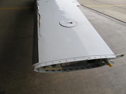DAMAGED 2005 Cirrus SR22 Left and Right Hand Wing FIBERGLASS EDUCATION (0826-99)2