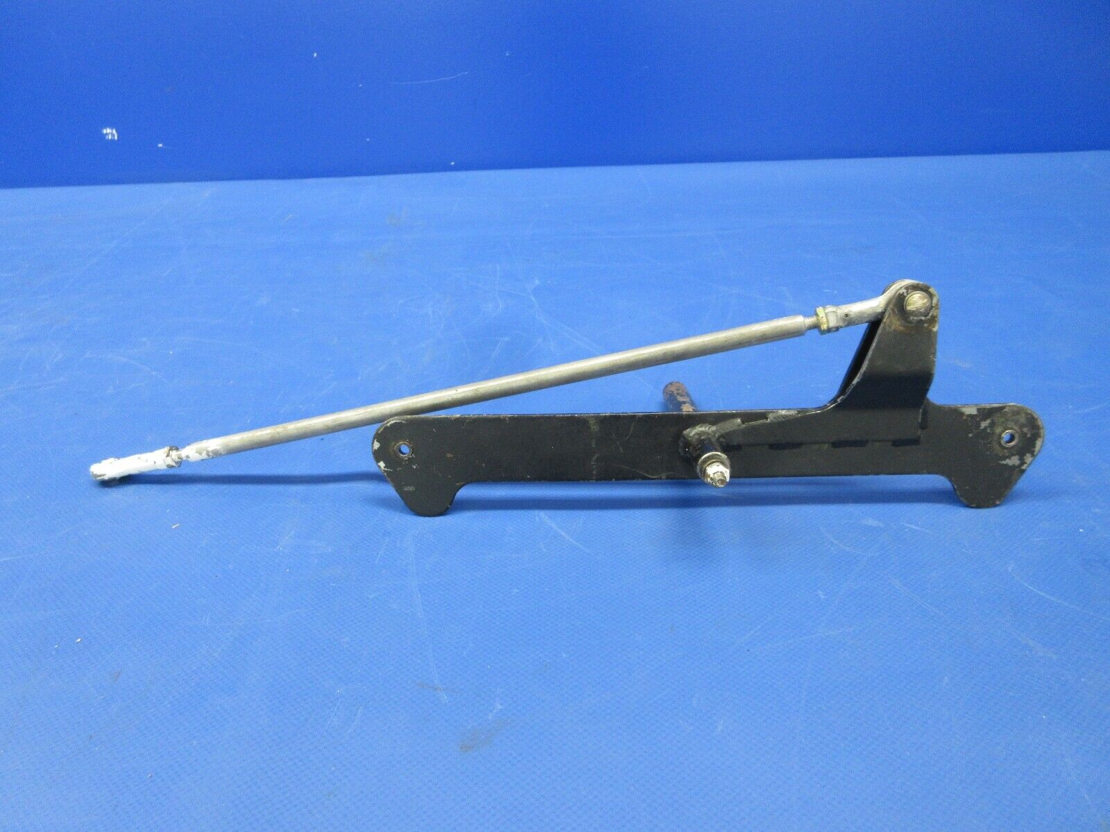 Piper PA-28-181 Archer Aileron LH Bellcrank & Rod Assy P/N 35614-10 (0624-1394)