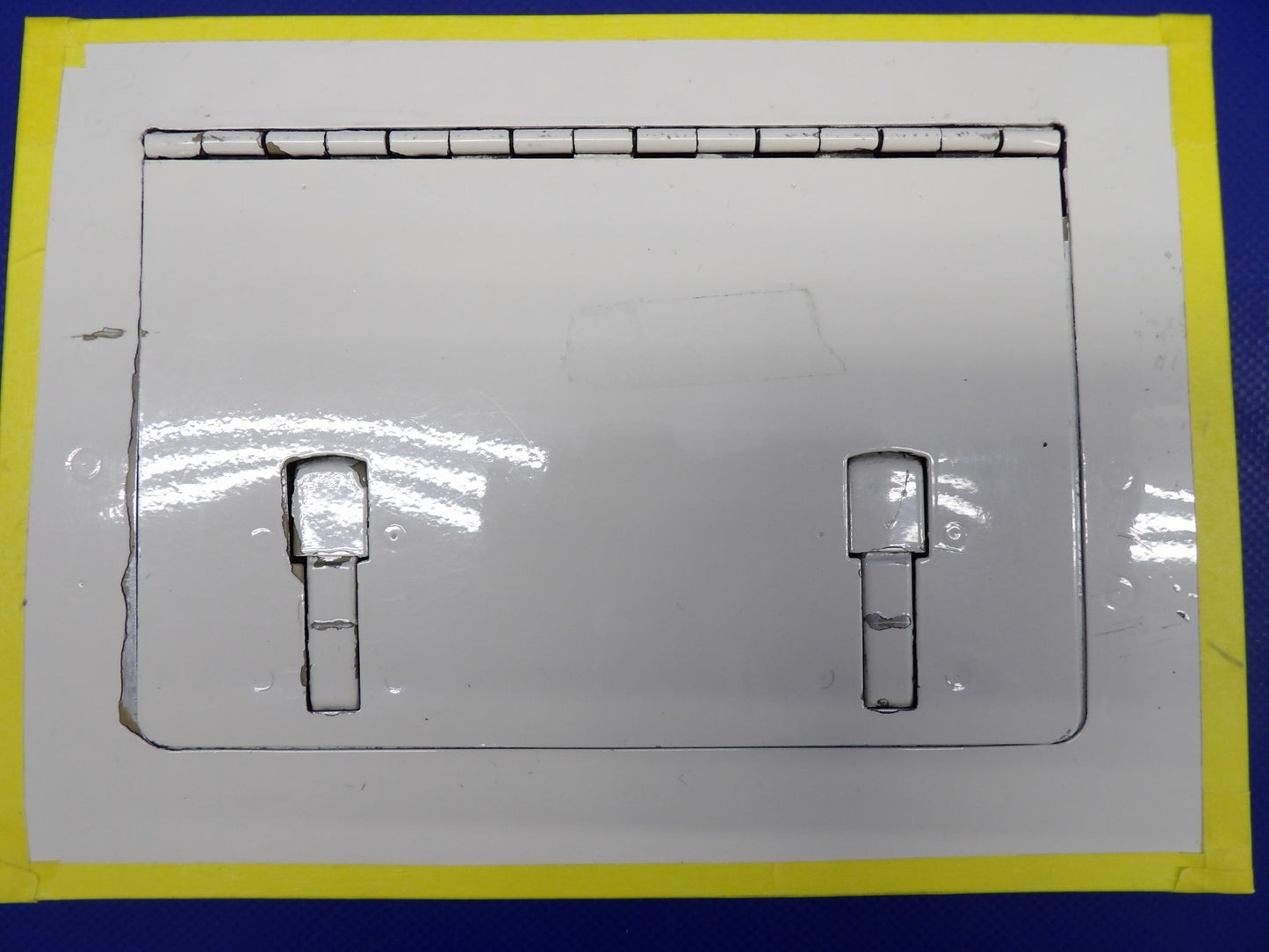 Beech 95 / D95A LH INBD / RH OTBD LWR Cowling Door P/N 95-910011-479 (0326-408)1