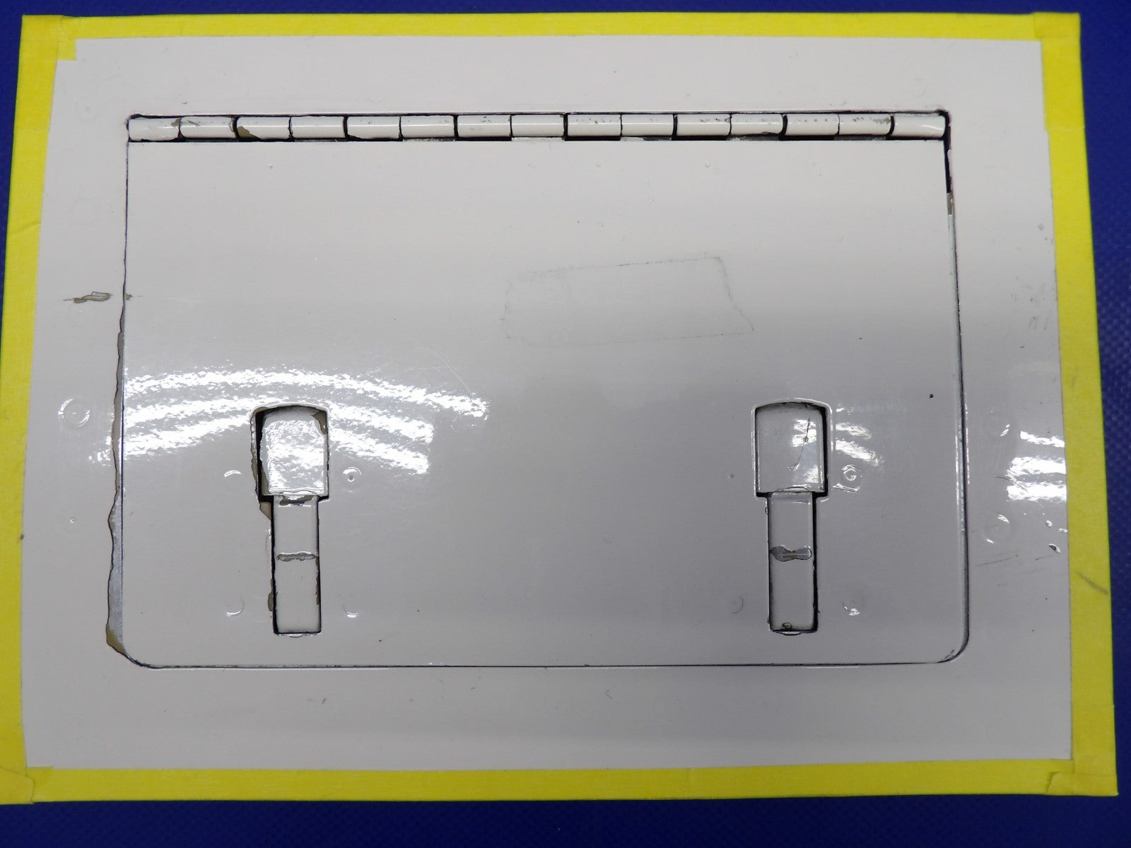 Beech 95 / D95A LH INBD / RH OTBD LWR Cowling Door P/N 95-910011-479 (0326-408)1
