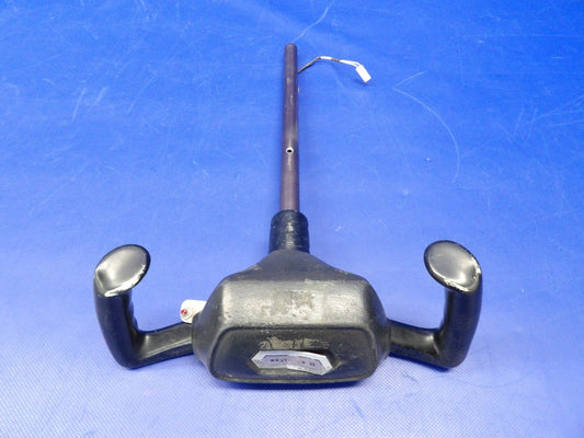 Cessna 172 LH Control Wheel / Yoke w/ PTT Switch P/N 0513261-13 (0626-1221)0