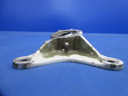 Piper PA-32RT-300T Lance II Main Gear FWD Trunnion Fitting 67040-14 (0924-880)