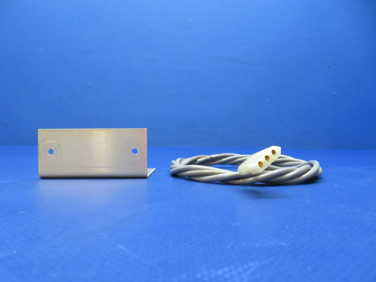 Cessna 421 S-Tec Pressure Transducer, Conn. & Bracket 0111 WARRANTY (0326-222)13