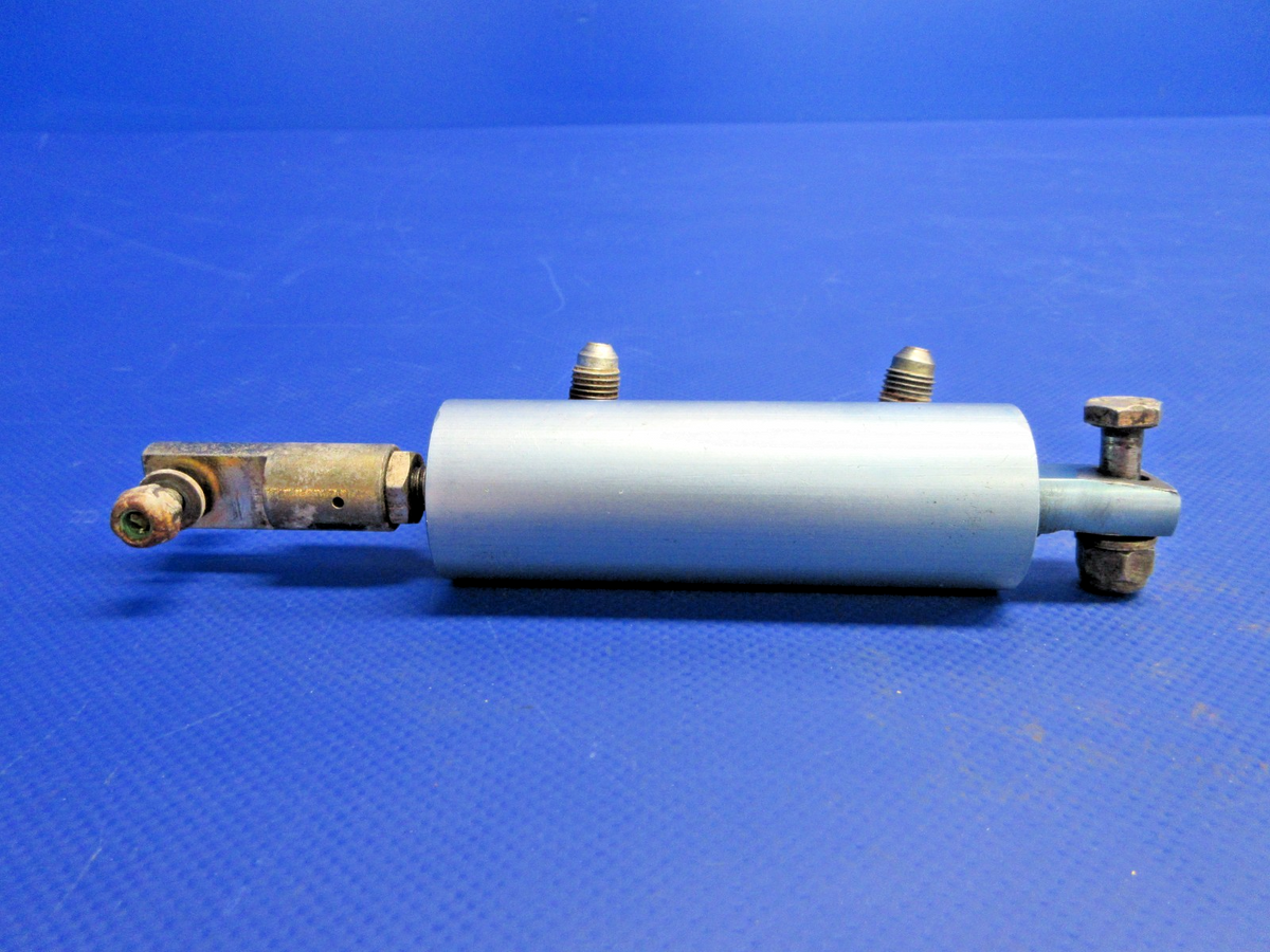 Air Tractor AT-301 Cleveland RH Master Bake Cylinder P/N 10-23F (0826-879)10