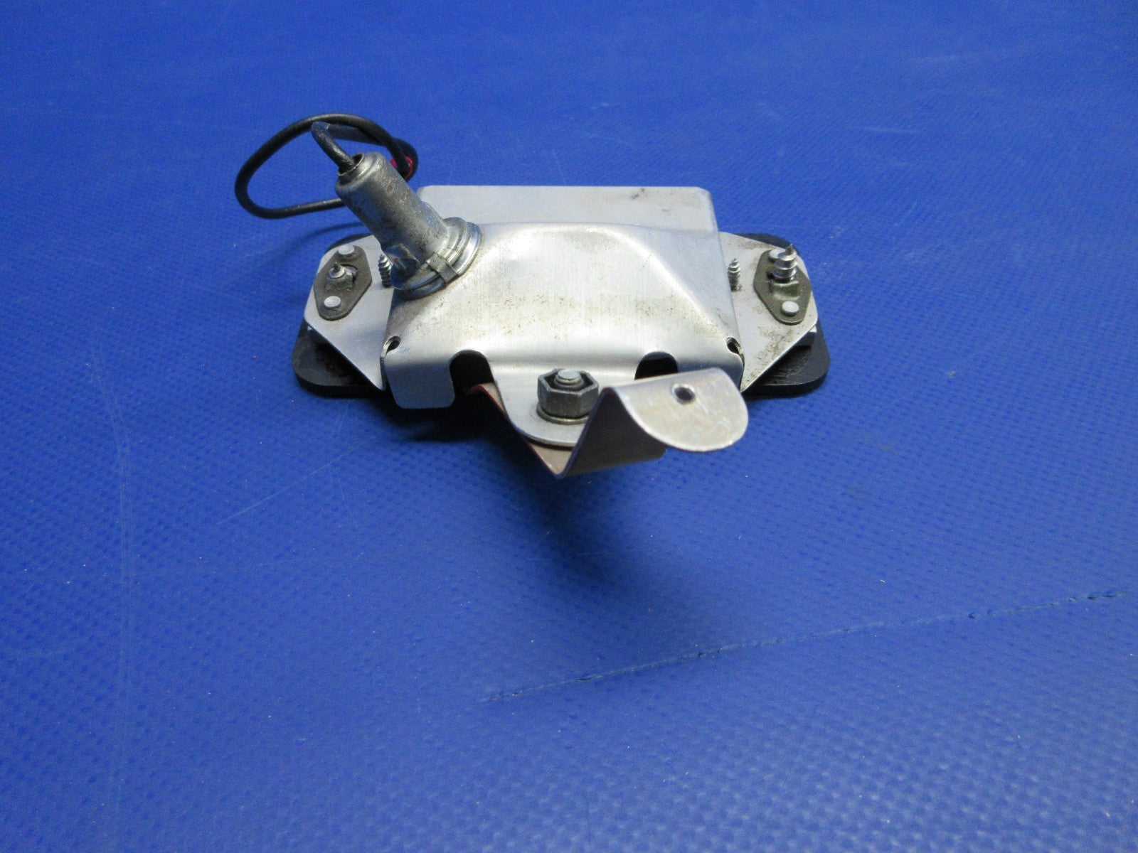 Beech 95 / D95A Landing Gear Position Indicator P/N 95-324006-601 (0326-784)12
