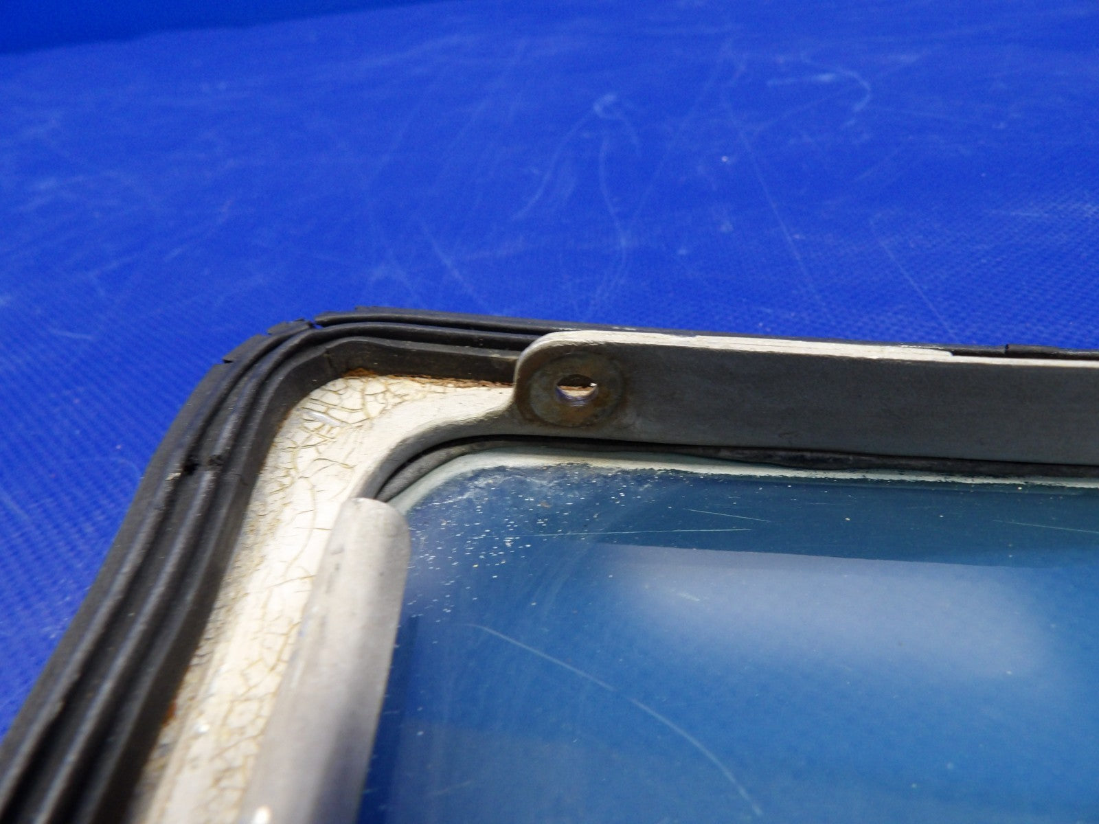 Beech D95A Travel Air Storm Window P/N 35-410291-650 (0226-511)11