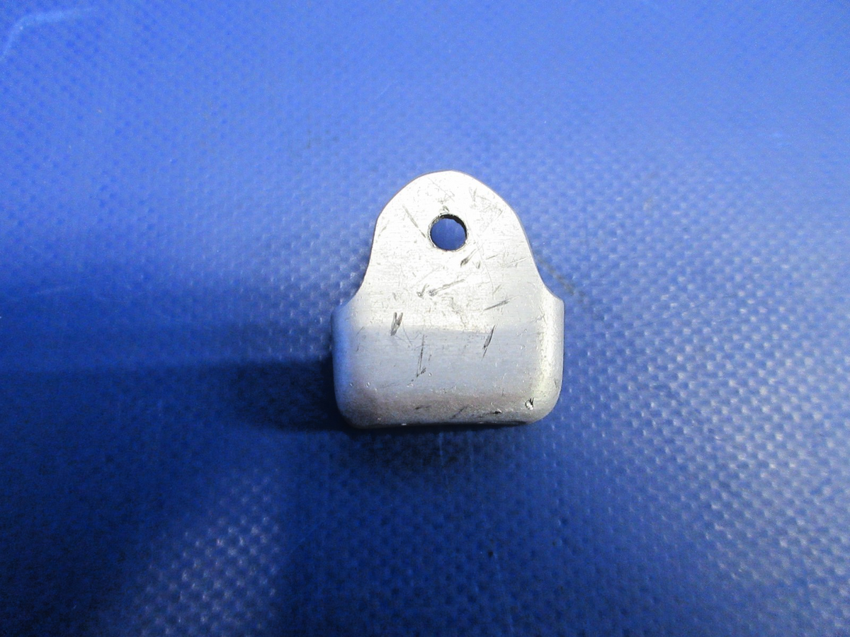 Cessna Bracket P/N 0432172-2 NOS (0526-933)3