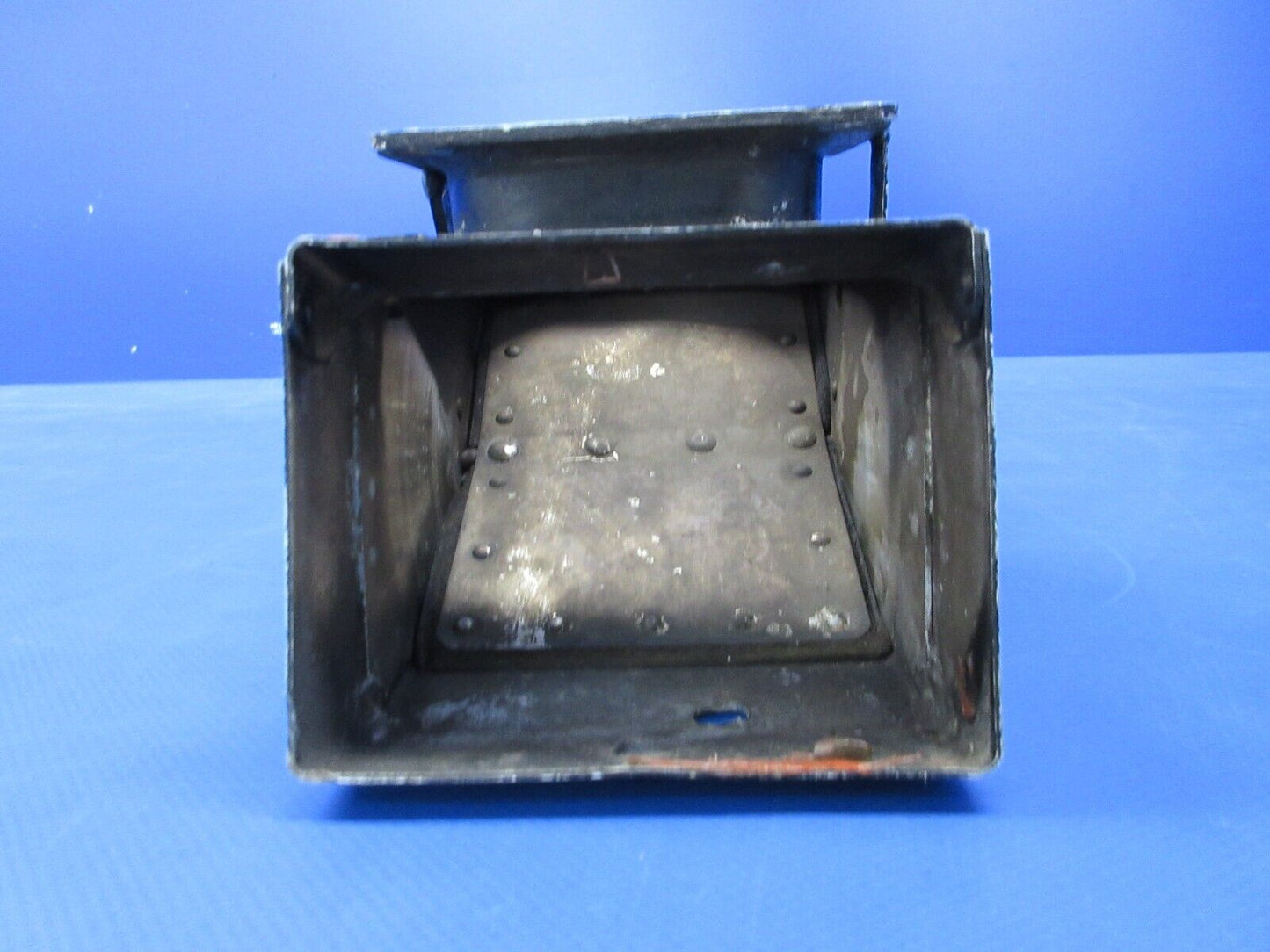 Piper PA-23-250 Aztec Carburetor Air Box Assy LH Engine P/N 16463-09 (0924-1250)