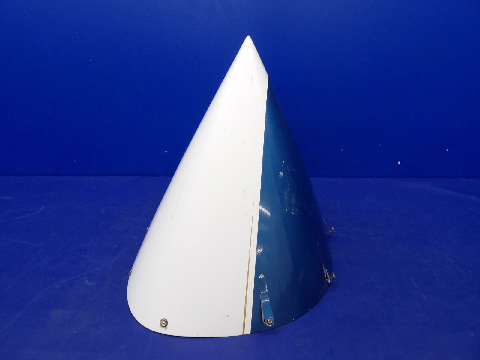 Cessna 421 Nose Cap / Nose Cone / Radome P/N 5113007-1 (0626-1496)5