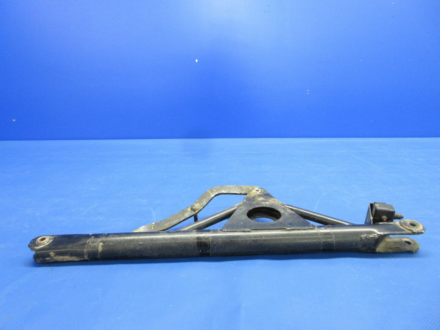 Bellanca 17-30A Viking Main Gear Upper Drag Strut LH P/N 19462-20 (0524-2116)