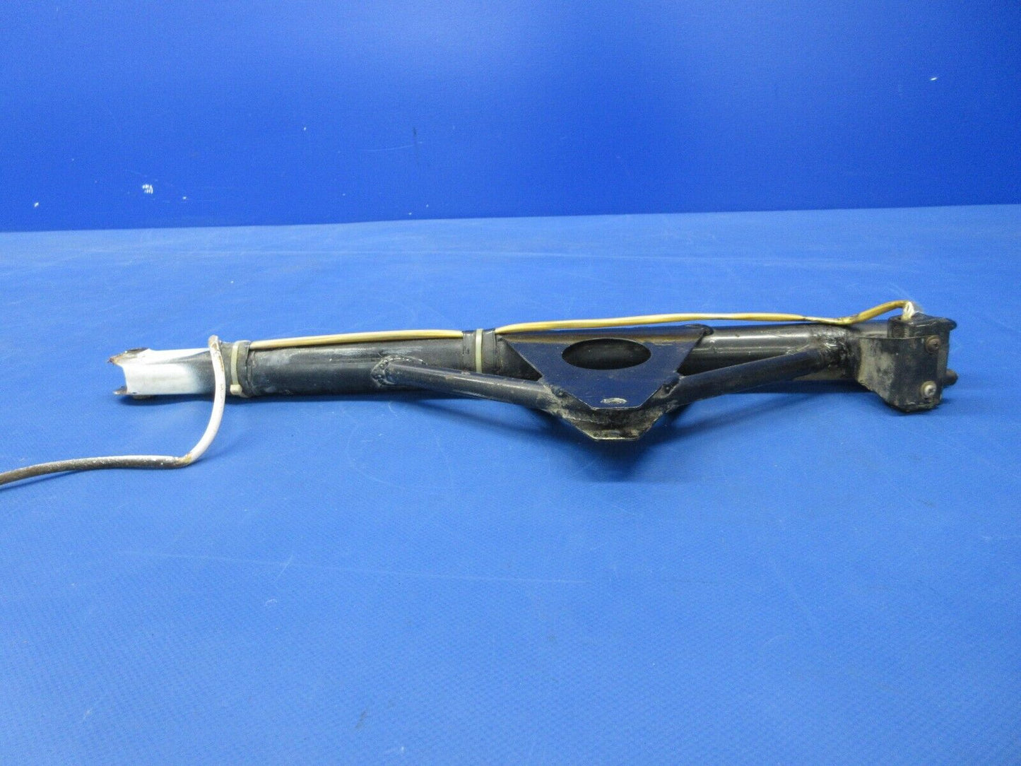 Bellanca 17-31A Viking LH Main Gear Upper Drag Strut P/N 194403-30 (0924-2052)