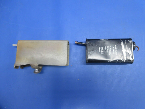 Piper PA-32RT-300T Lance II Brake Cylinder Reservoir & Case 38465-02 (0924-887)