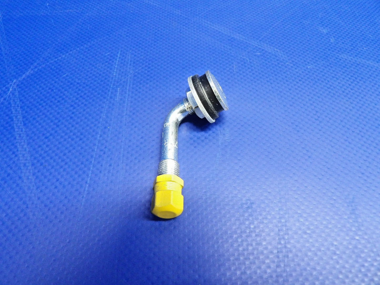 Beech King Air Nose Wheel Valve Stem P/N 50-300010-111 NOS (0426-1267)3
