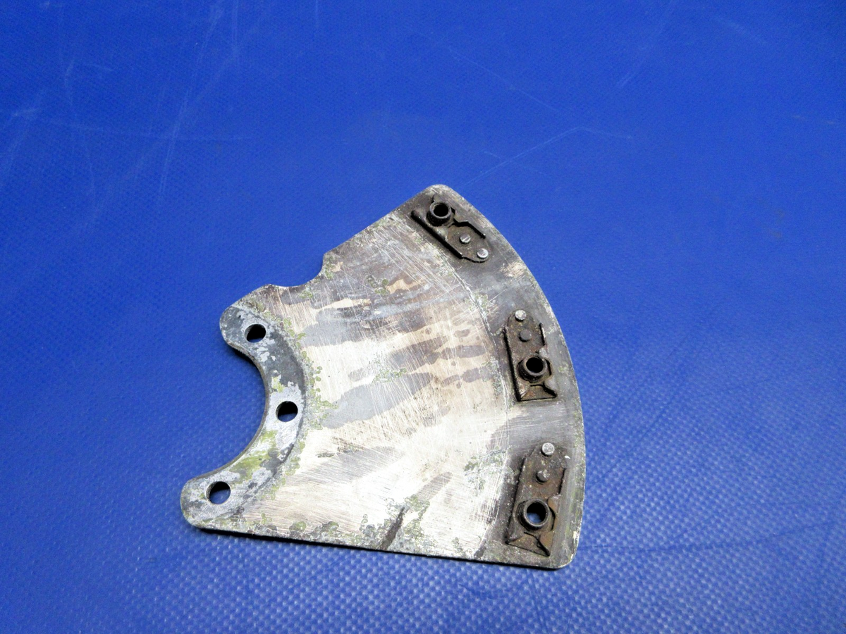 Piper PA-28-235 Cherokee LH Wheel Fairing Bracket P/N 63370-05  (0926-884)3