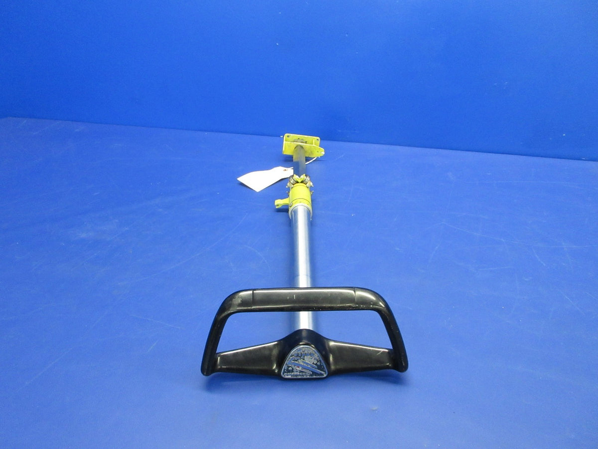 Piper PA-24-250 Comanche Pilot Control Wheel / Yoke P/N 20965-00 (0526-836)0