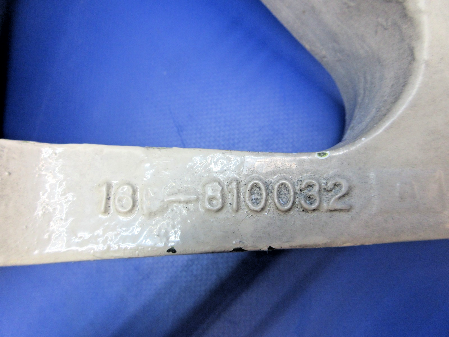 Beech 76 Duchess LH Main Landing Gear P/N 105-810019-1 (0526-2046)3