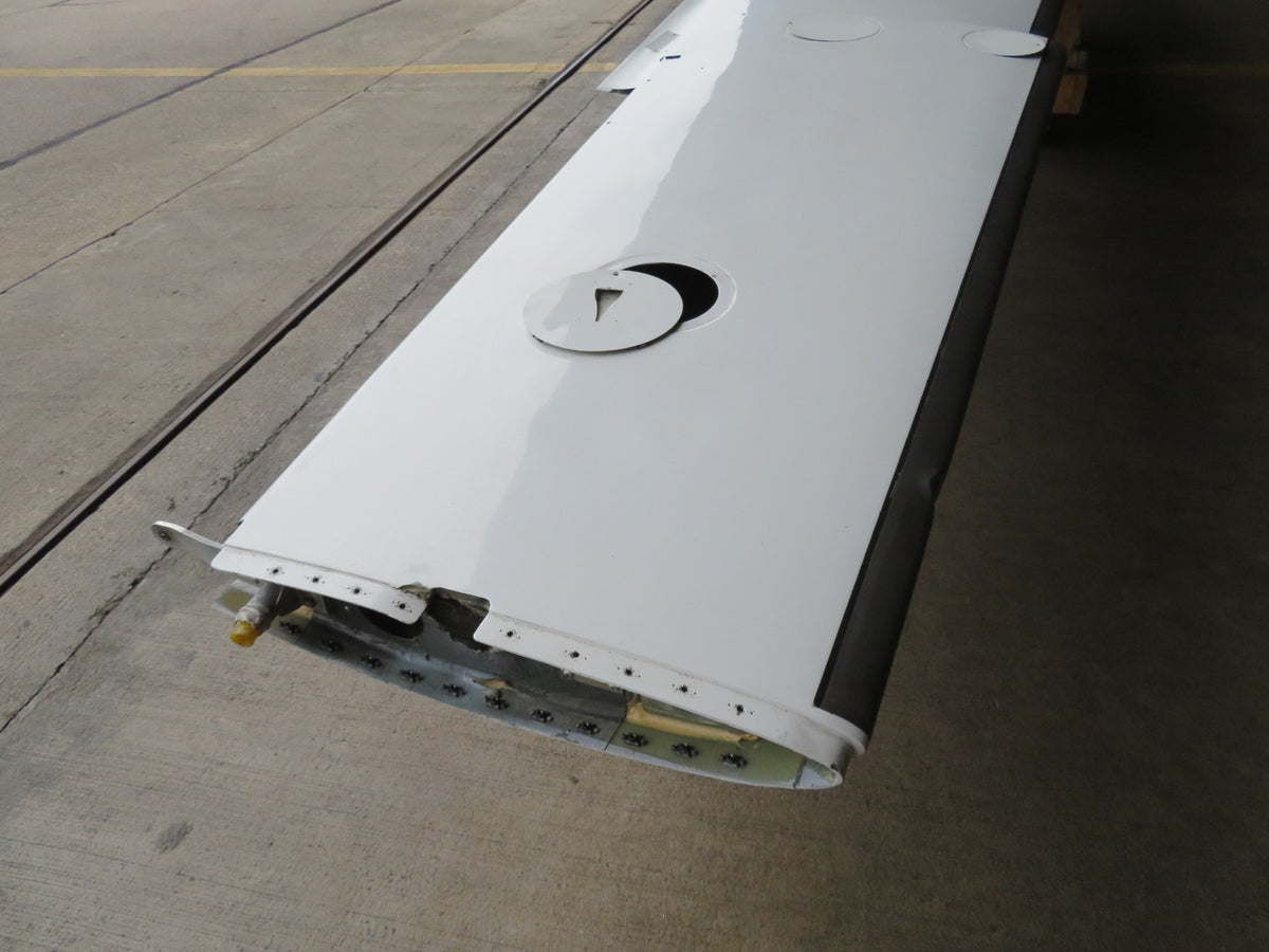 DAMAGED 2005 Cirrus SR22 Left and Right Hand Wing FIBERGLASS EDUCATION (0826-99)15