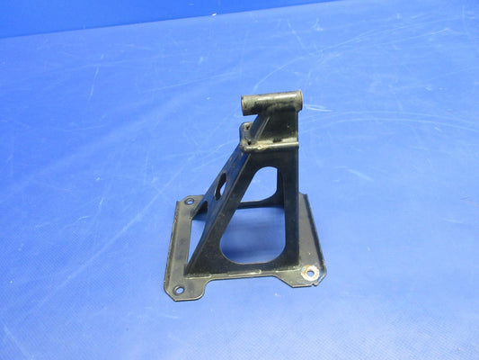 Diamond DA-40 Rudder Bottom Mount P/N DA4-2723-60-00 (0726-863)0