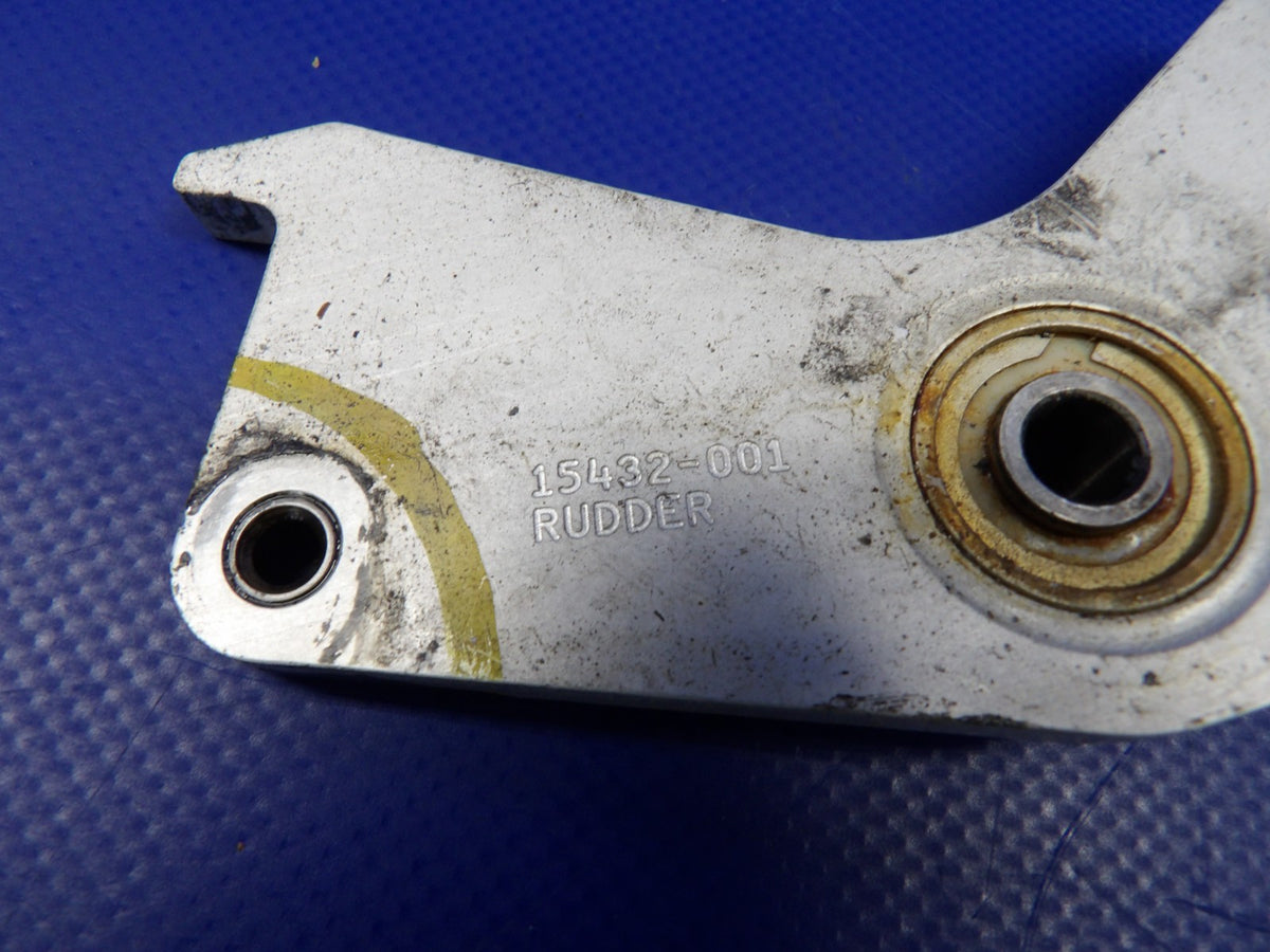 Cirrus SR22 Aft Rudder Bellcrank & Control Rod P/N 15432-001 (0926-1202)2