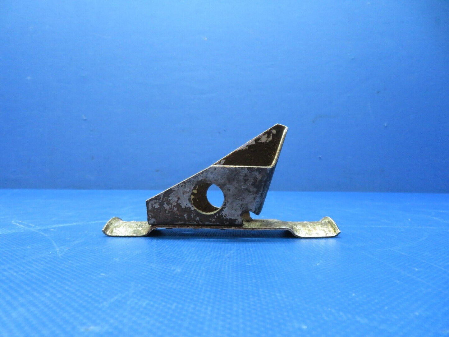 Cessna 310 / 310I Propeller Control Bracket Assy P/N 0852000-41 (0324-177)