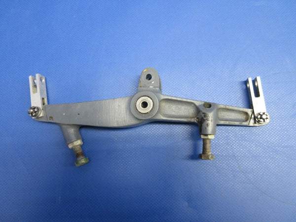 Beech 95 / D95A Travel Air Aileron Bellcrank RH P/N 35-521158-1 (0524-1099)