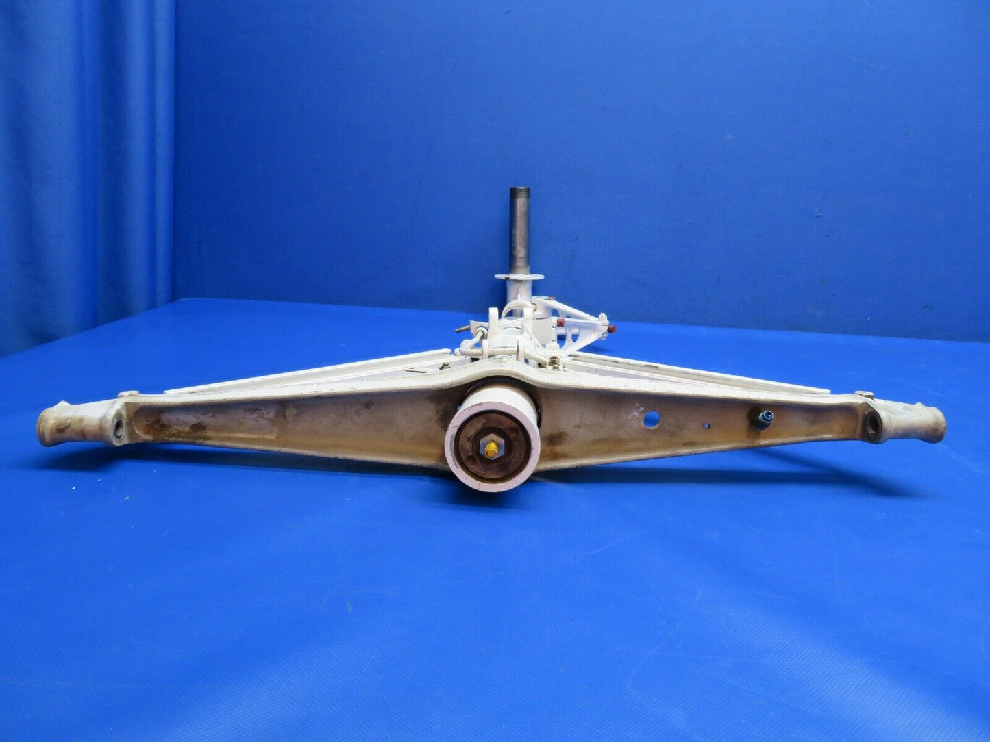 Beech 95 / D95A Travel Air RH Main Gear 95-810002-6, 95-810002-752 (0524-1771)