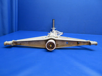 Beech 95 / D95A Travel Air RH Main Gear 95-810002-6, 95-810002-752 (0524-1771)