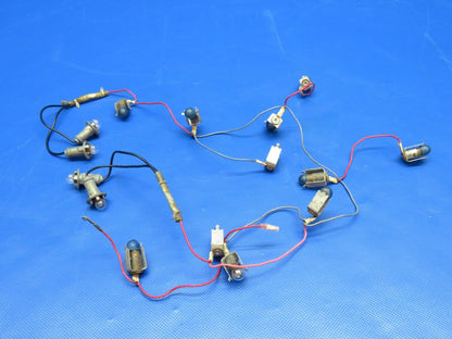 Piper PA-28R-200 Instrument Lamp Holder Assy P/N 565-516 LOT OF 15 (1223-1095)
