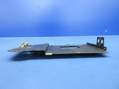Piper PA-23-250 Aztec Pedestal Plate Assy RH P/N 17736-03 (0624-864)