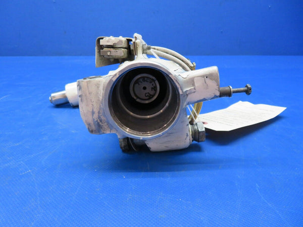 Piper PA-34-200T Seneca II LH Main Gear Trunnion w/ Switch 67926-12 (1024-238)