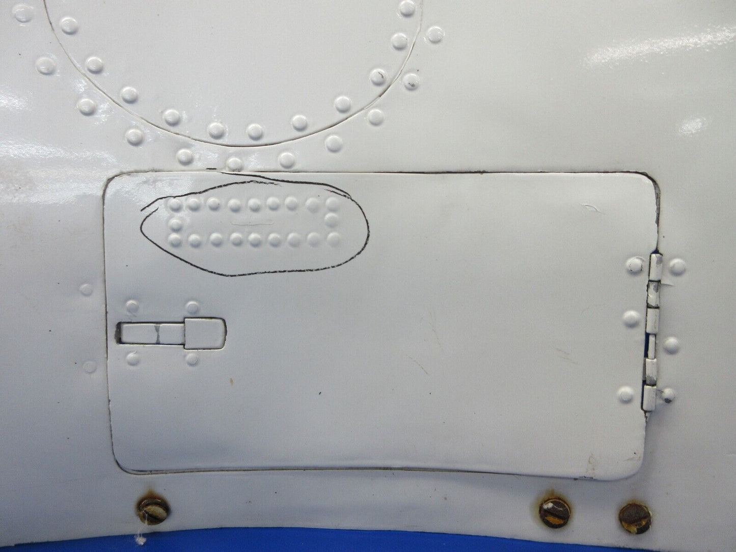 Bell 47J-2 Helicopter Fuselage Cowl LH P/N 47-340-207-225 (1124-1415)