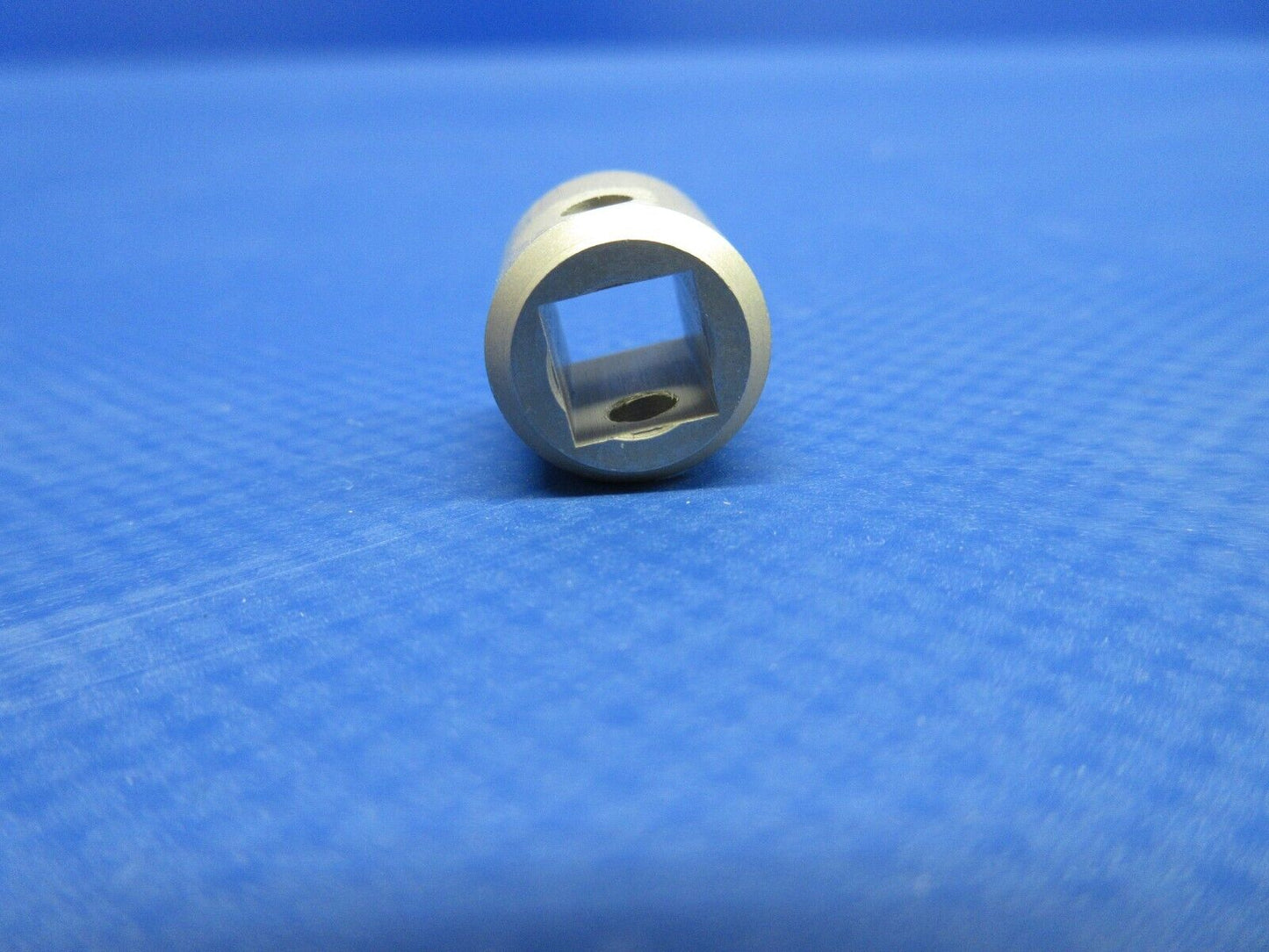 Cessna Fuel Selector Pivot P/N 0511194-4 NOS (0324-757)