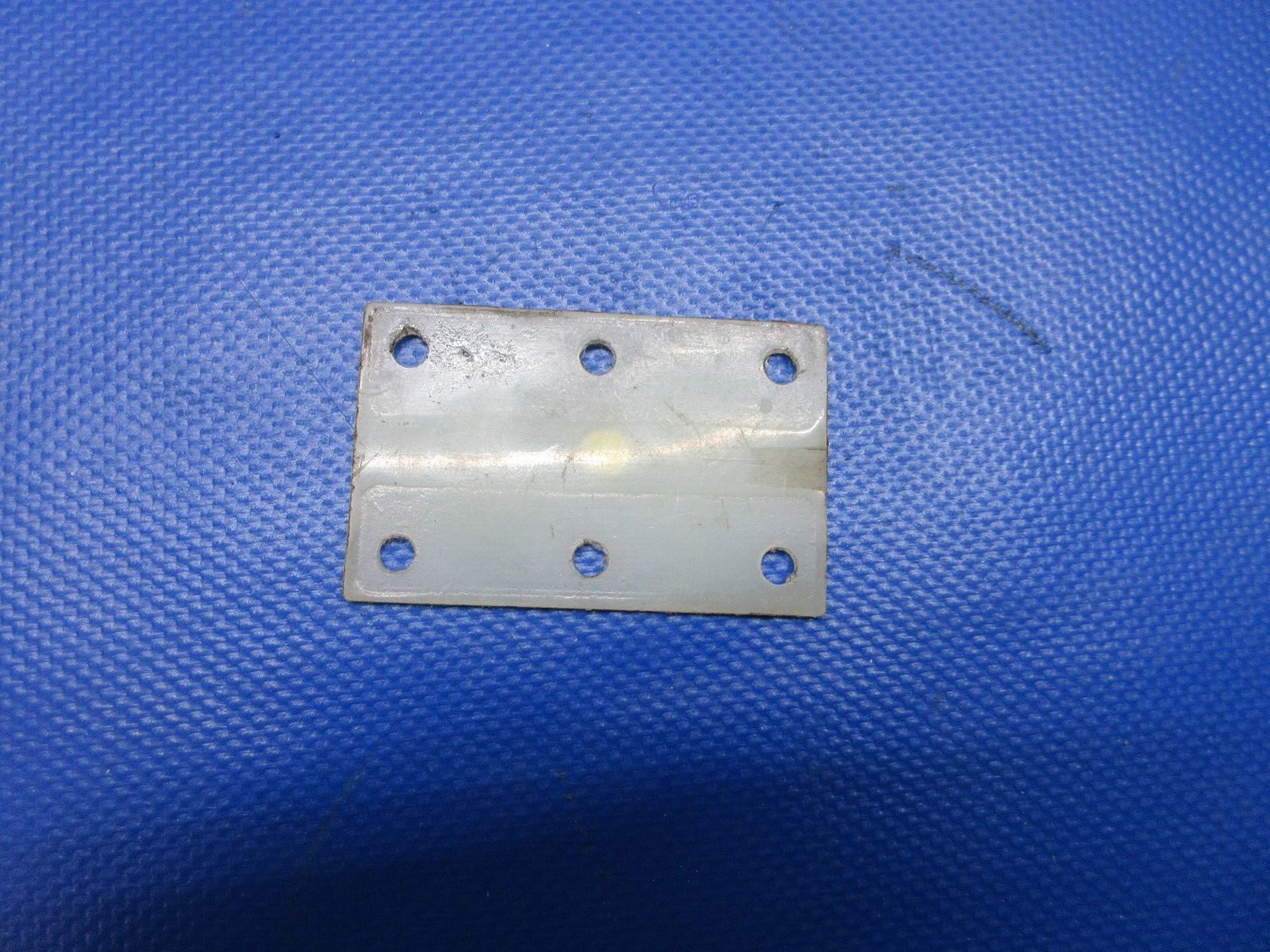 Cessna 150 RH Cabin Door Latch Assy P/N C511258-495 FOR PARTS (0724-1914)