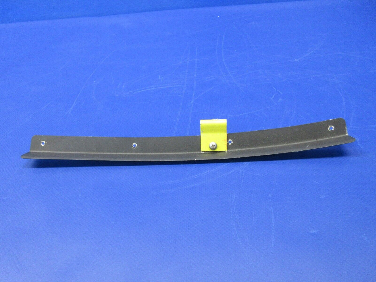 Piper PA-28-181 Pilot Center Window Retainer Bottom & Sides 76264-00 (1224-2043)